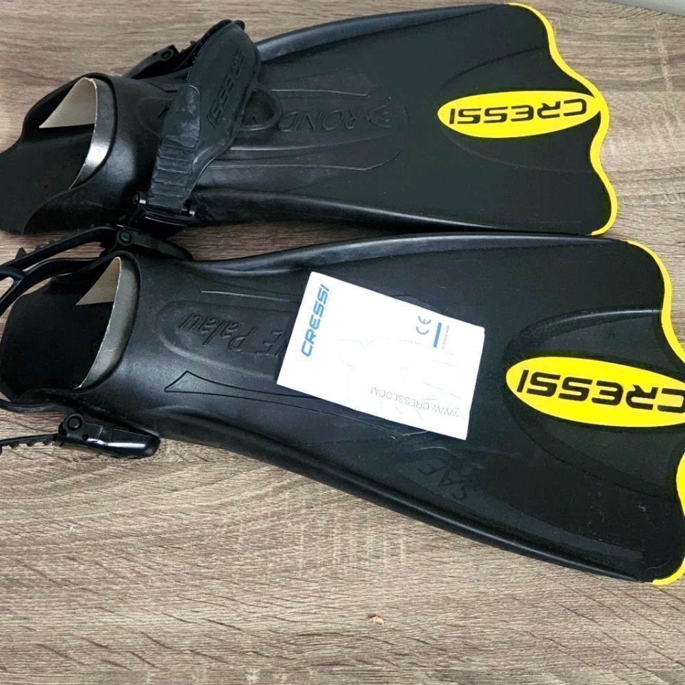 Cressi Palau Short Snorkeling Fins with Mesh Bag, Yellow, X-Small/MEDIUM .ITALY.